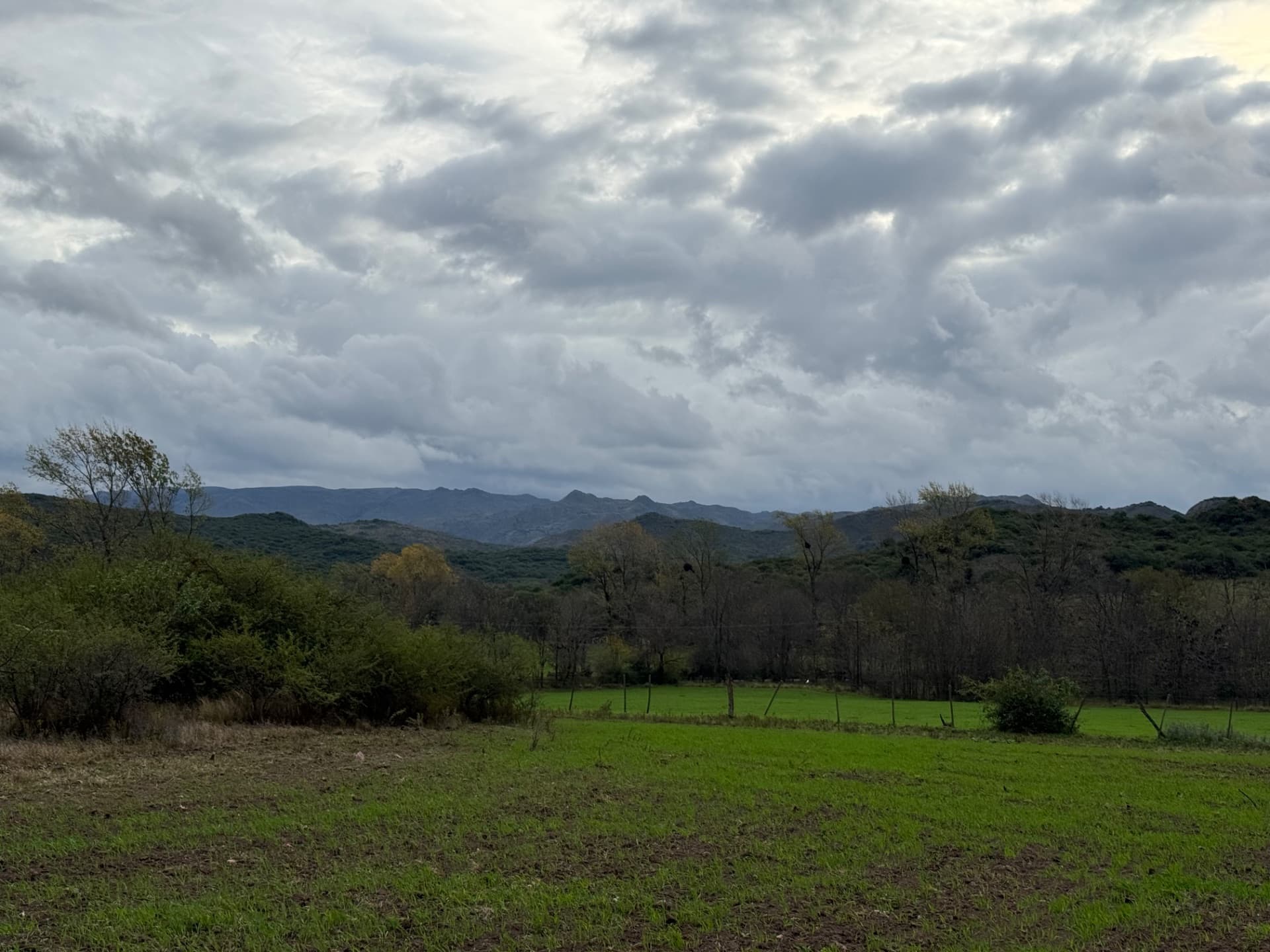 Campo ganadero de 120 hectáreas con chacras y vistas en Colonia Hogar, Córdoba - Foto 1
