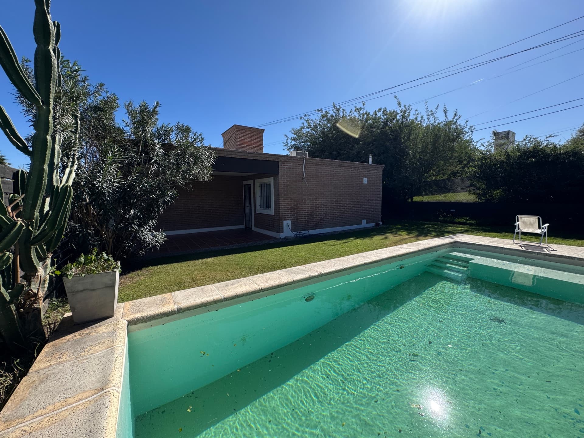 Casa en venta en Villa Rivera Indarte · 3 dormitorios con pileta · Apta crédito