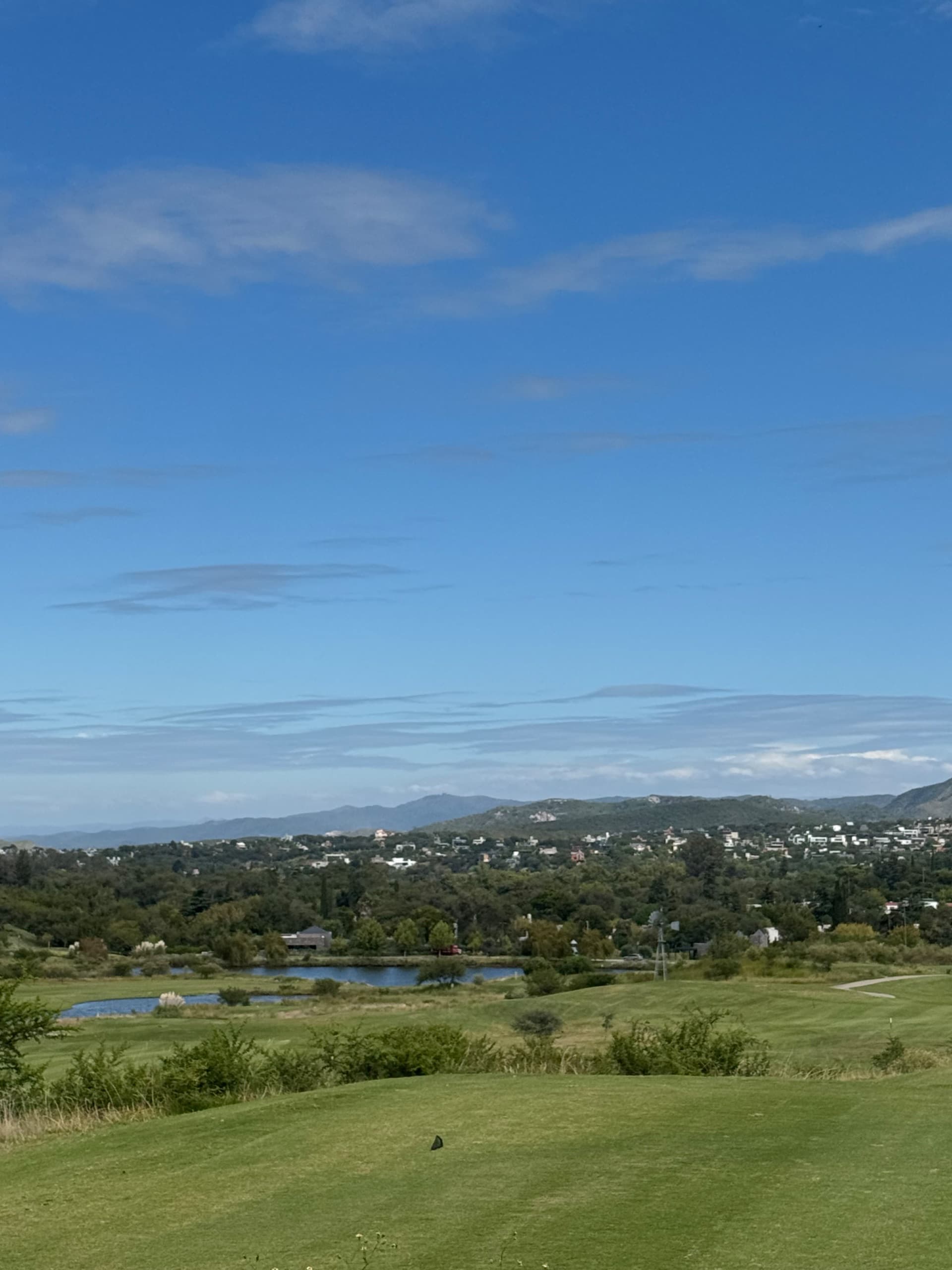 Lote en venta sobre cancha de golf en Estancia El Terrón, Mendiolaza